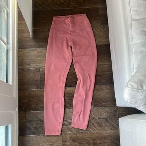 Lululemon Wunder train contour fit tight 25”